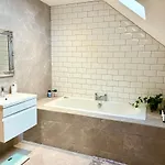 Luxury 5 Bedroom House Near York - Feriehus Escrick