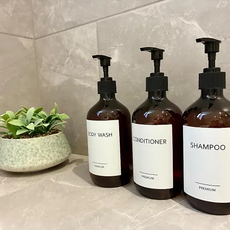 Luxury 5 Bedroom House Near York - Ferienhaus *