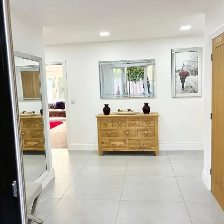 Luxury 5 Bedroom House Near York - * Escrick