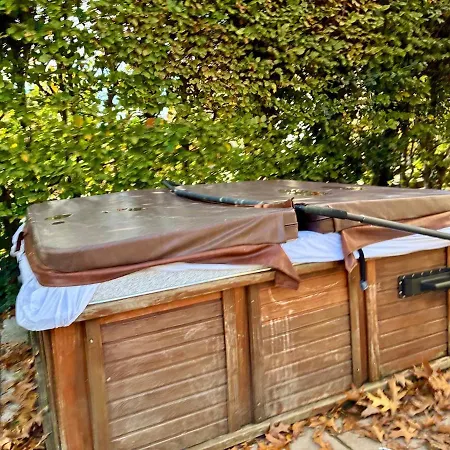 Luxury 5 Bedroom House Near York - Ferienhaus