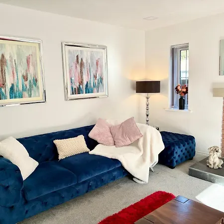 Luxury 5 Bedroom House Near York - Ferienhaus